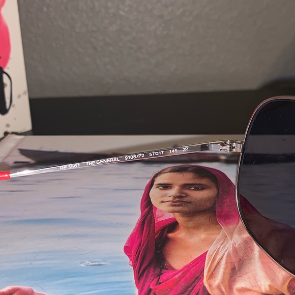 Ray-ban sunglasses - Picture 6 of 6